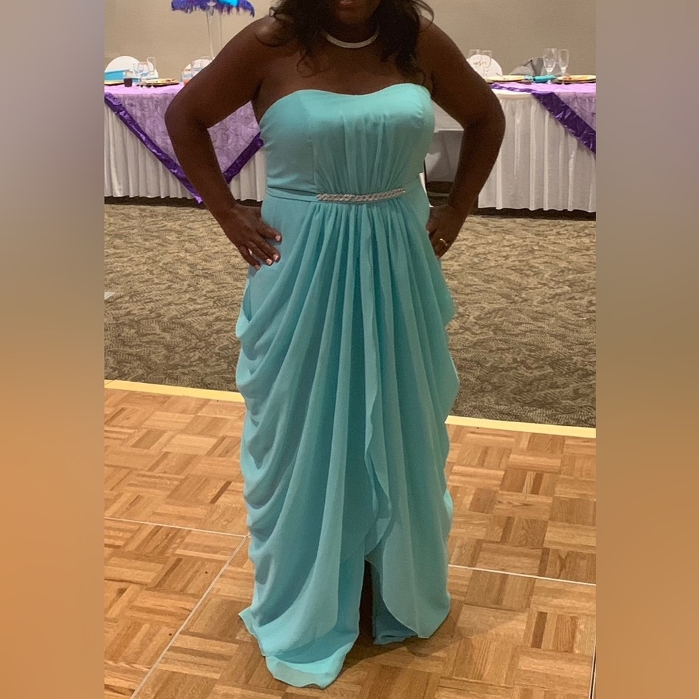 David's Bridal Strapless Spa Dress